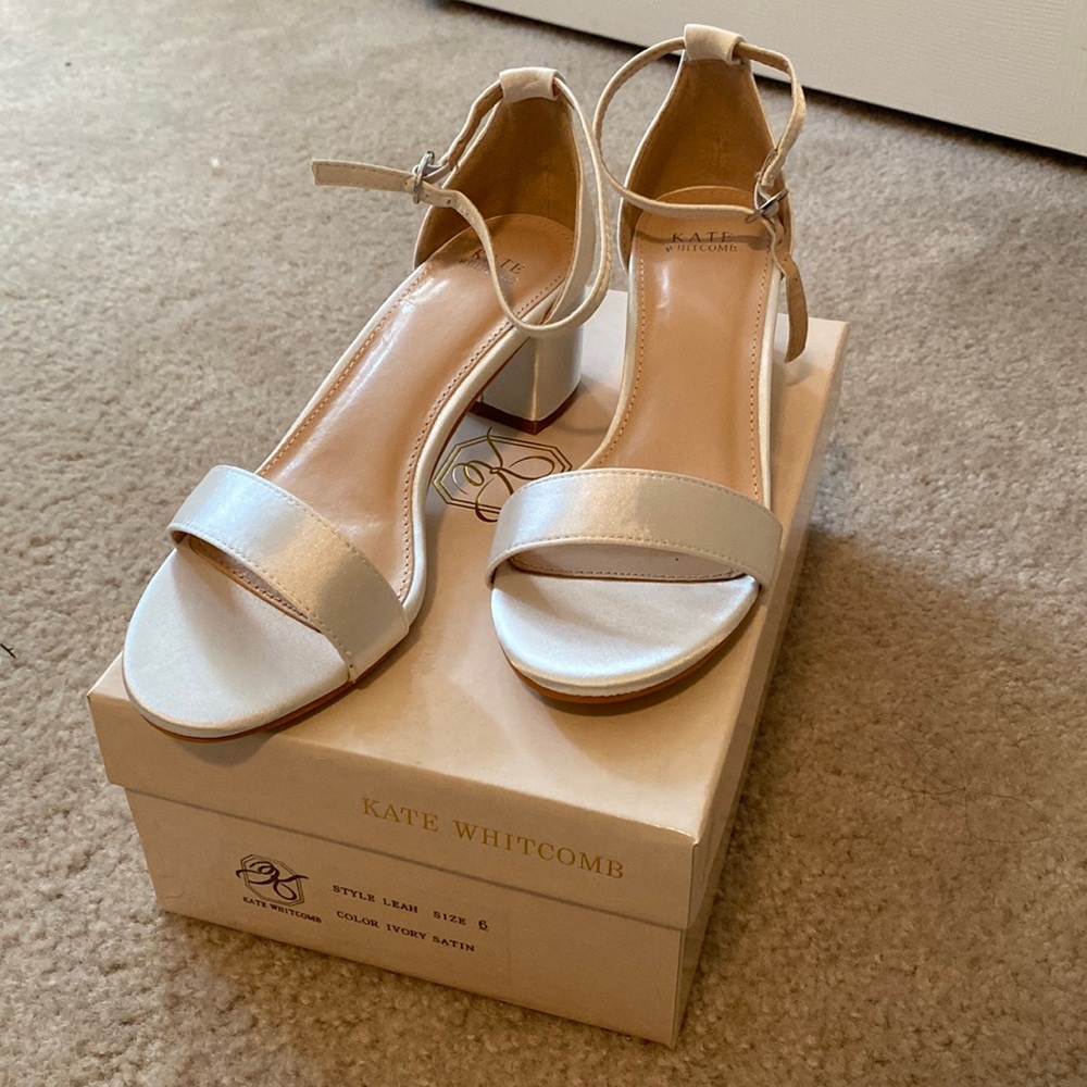 Kate Whitcomb Leah White Ivory Satin Wedding Shoes Size 6